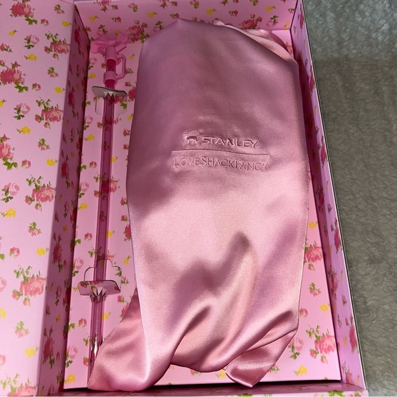 Stanley X LoveShackFancy Ibiza Sunset 40 Ounce Tumbler NEW - Picture 6 of 7